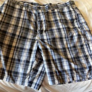 Men’s size 40 cargo shorts